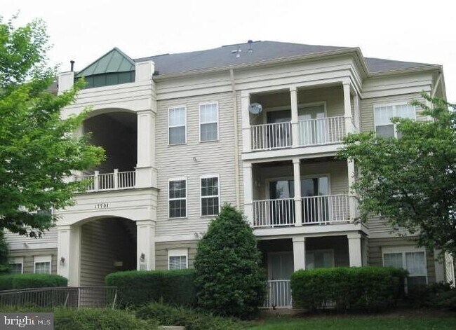 Building Photo - 17701 Kilmarnock Terrace