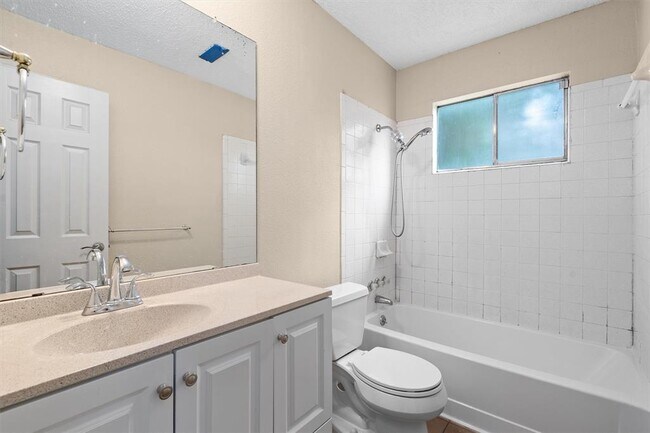 Building Photo - 11614 Tanglebriar Trail