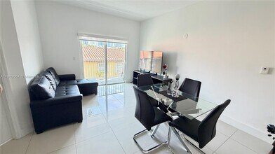 Building Photo - 695 SW 11th St