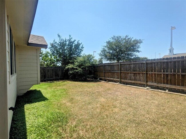 Building Photo - 242 Rock Bluff Ln