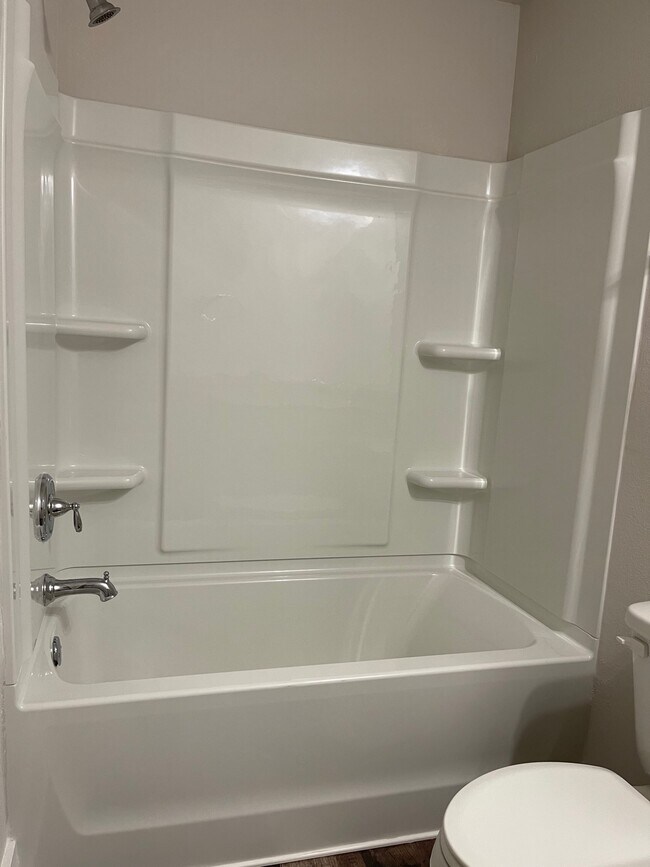 Building Photo - 1630 Iroquois Ct