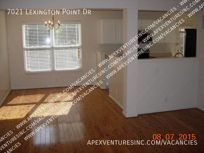 Building Photo - 7021 Lexington Point Dr