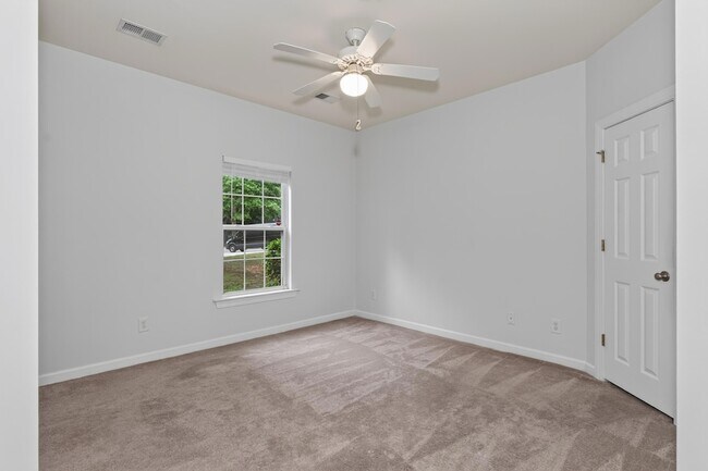 Building Photo - 1201 Grove Park Dr