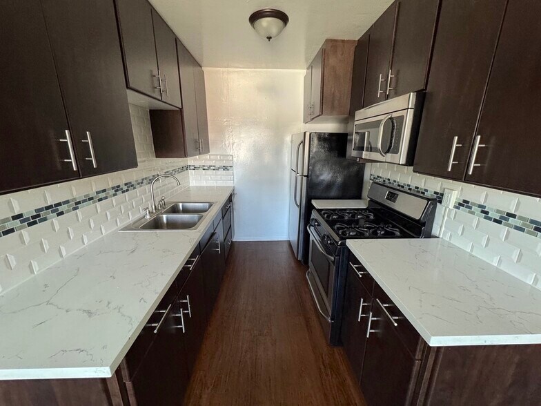 Building Photo - 1138 S Corning St