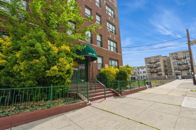 Building Photo - 144 Virginia Ave