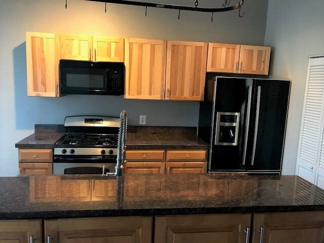 Beautiful kitchen - 5717 Howe St