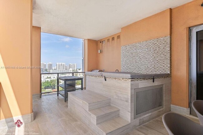 Building Photo - 17749 Collins Ave