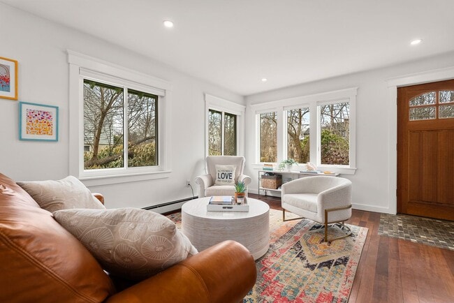 Building Photo - Year-round 3-Bedroom Home in Rockport