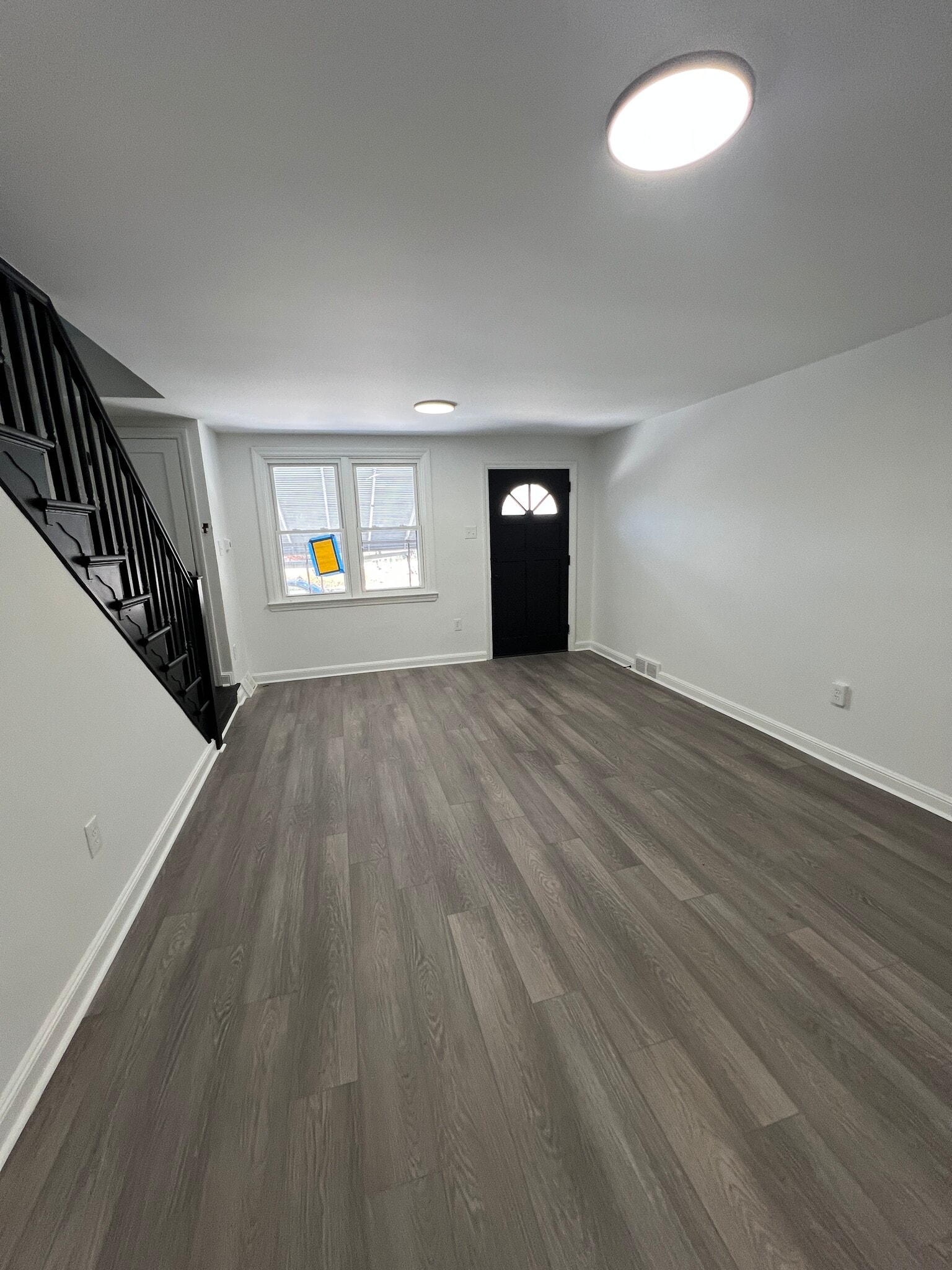 Building Photo - 363 W 22nd St