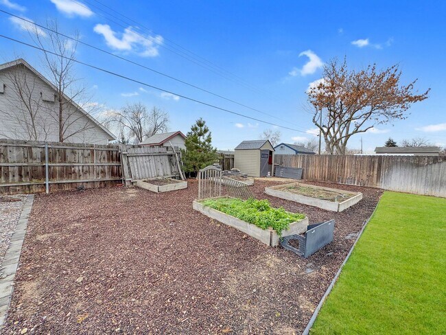 Building Photo - Remodeled Boise 3-Bedroom with Large Yard, RV Parking, Pet Friendly, Near Downtown Boise & BSU