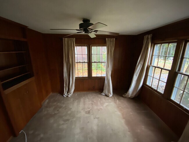 Building Photo - 2975 Claremont Rd