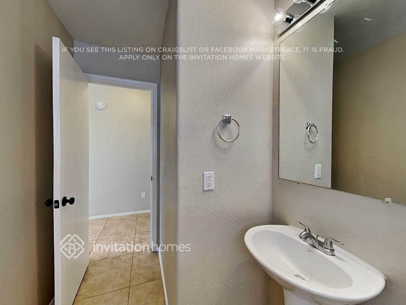 Building Photo - 12541 W Myer Ln