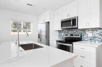 Building Photo - $1000 Off First Month's Rent ALMOST NEW 2BD-2BTH HOME!! - WON'T LAST