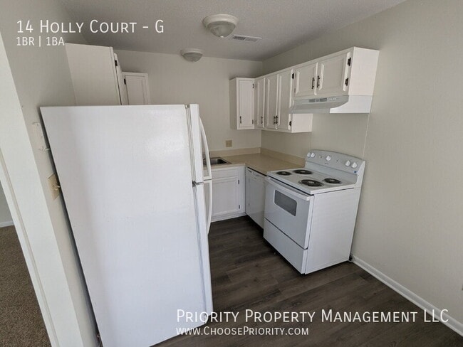 Building Photo - 14 Holly Ct