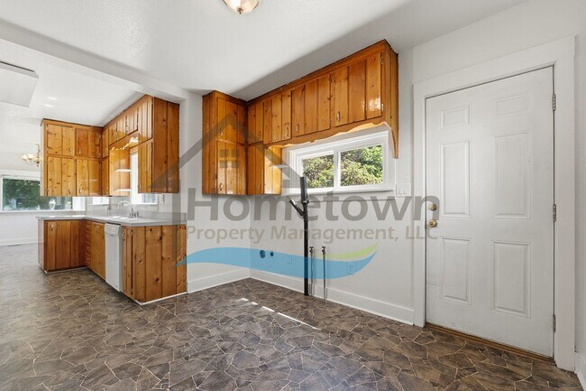 Building Photo - 9811 N Ramsey Rd