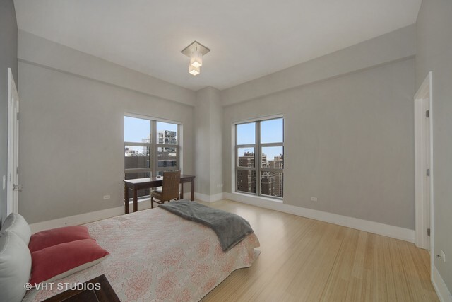 Building Photo - 1035 N Dearborn St