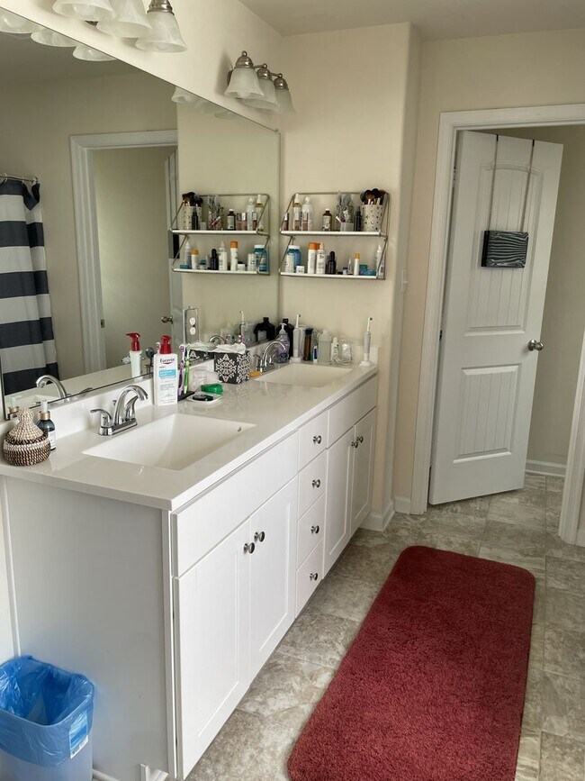Building Photo - 2913 Seven Kings Ct