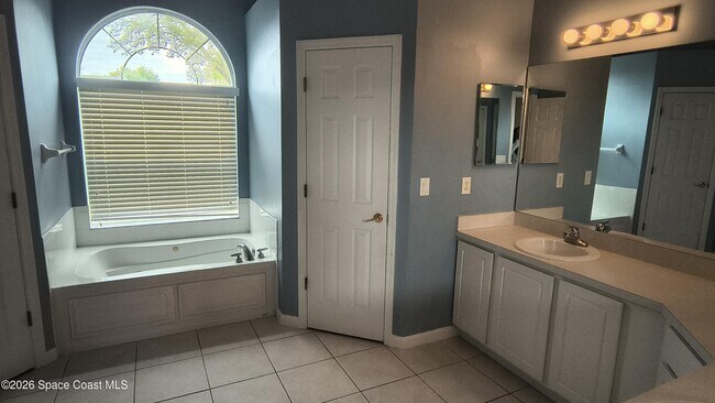 Building Photo - 582 Consolata Ave NW