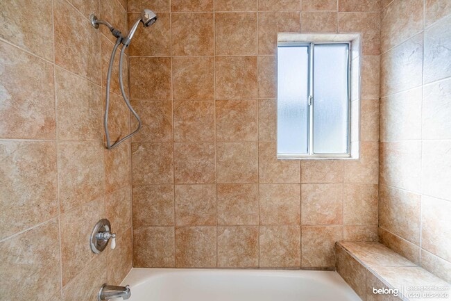 Building Photo - 2400 Bonar St