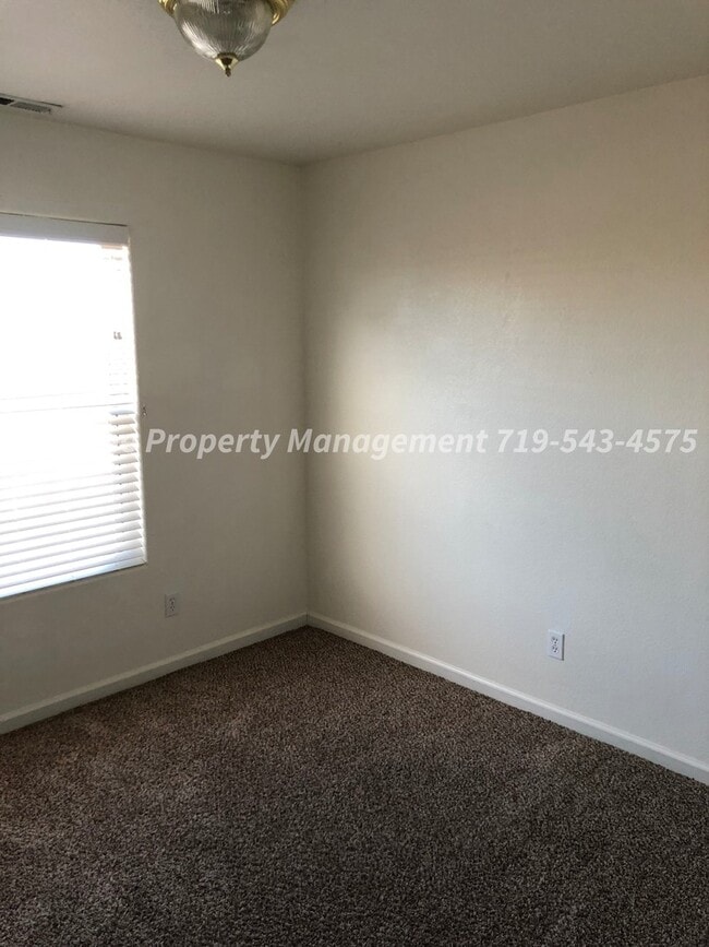 Building Photo - Beautifully Maintained Home in Pueblo West 3 Bed/2 Bath/2 Car Garage $2000/$2000