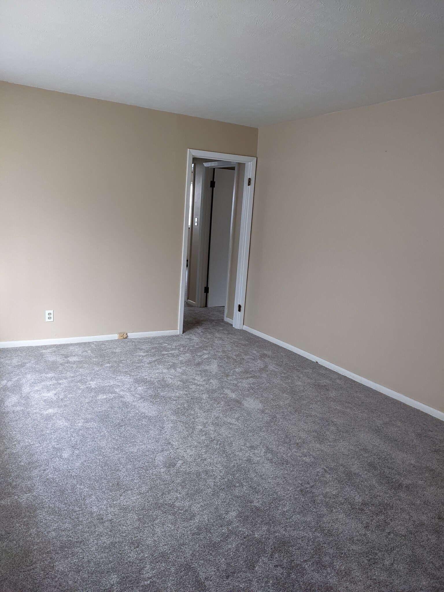 Building Photo - 524 Goldfinch Ave