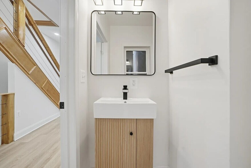 Building Photo - 744 N Patterson Park Ave