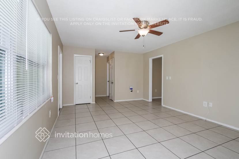 Building Photo - 3403 Cambridge Dr W