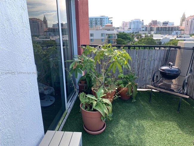 Building Photo - 3410 Coral Wy