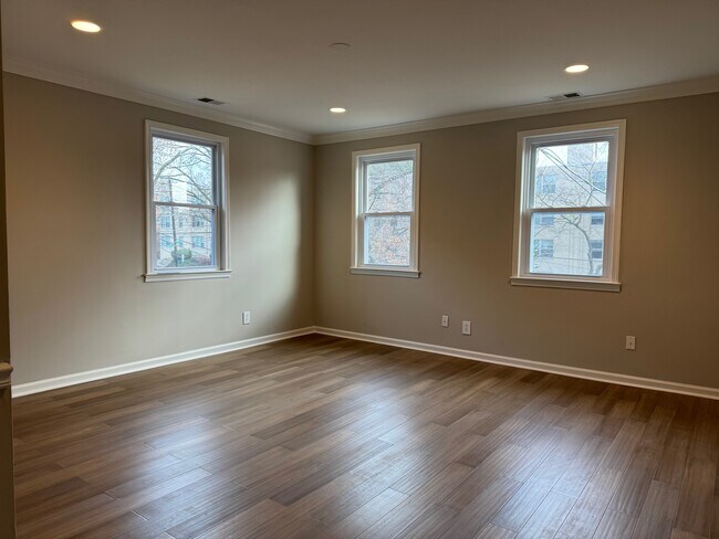 Building Photo - 6608 14th St NW