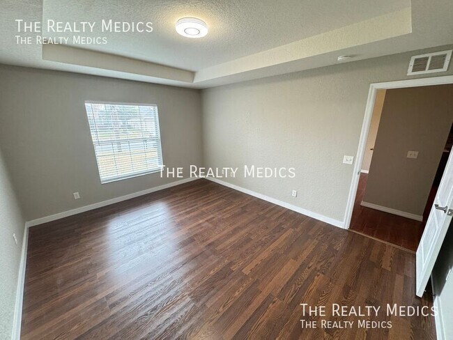 Building Photo - 120 Captain Hook Way