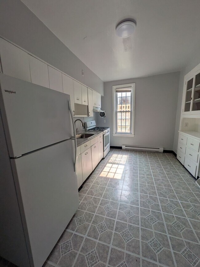 Building Photo - 725 Chartiers St