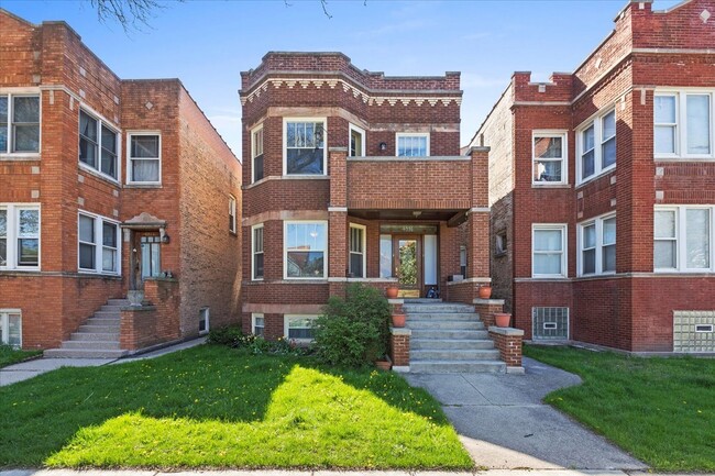 Primary Photo - 4226 N Sawyer Ave