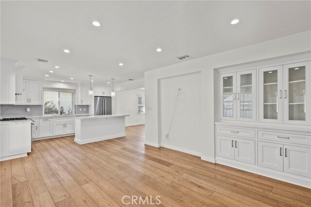 Building Photo - 1056 E Orange Grove Ave