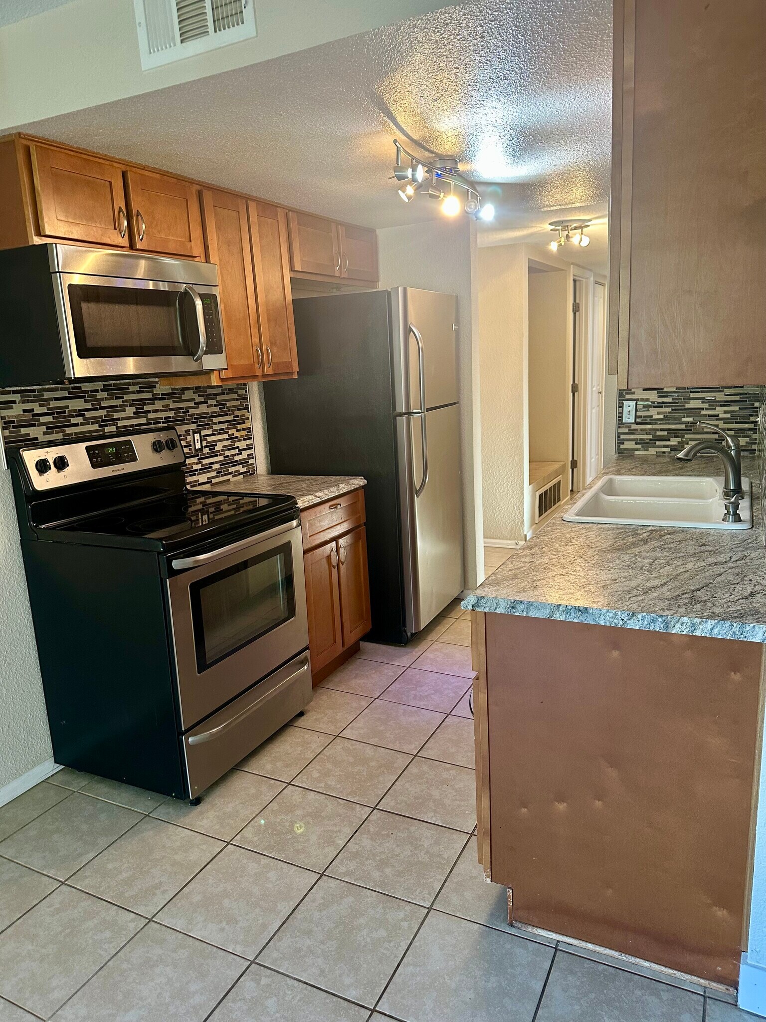 Kitchen - 9867 E Peakview Ave