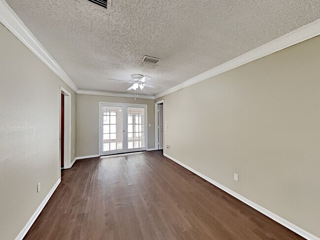 Building Photo - 14902 Pelican Point