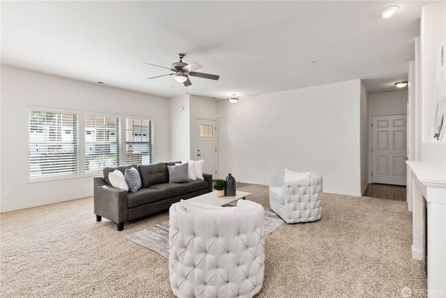 Building Photo - Trails at Tiburon Townhome