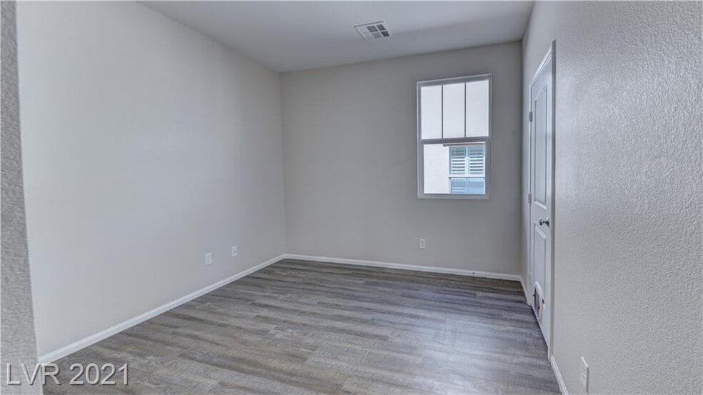 Building Photo - 2962 Duverney Ave