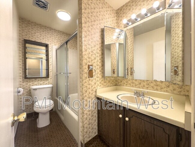 Building Photo - 2141 S 1700 E