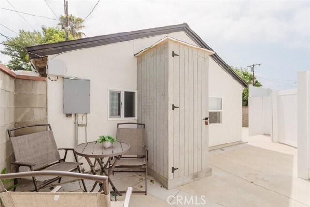 Building Photo - 6440 Lindley Ave