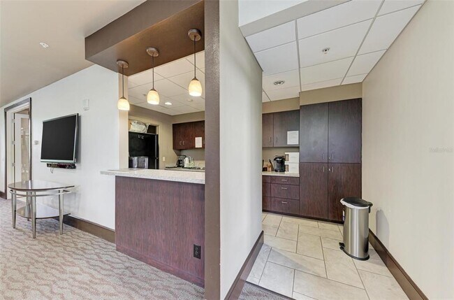 Building Photo - 435 S Gulfstream Ave