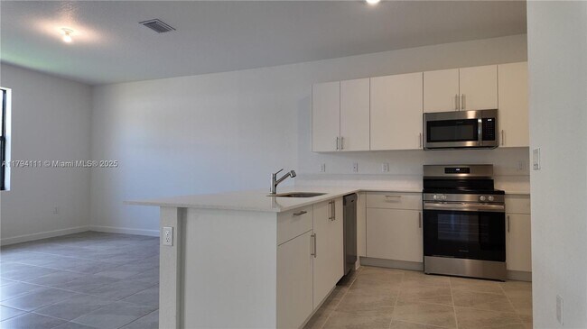 Building Photo - 3016 Park Pl