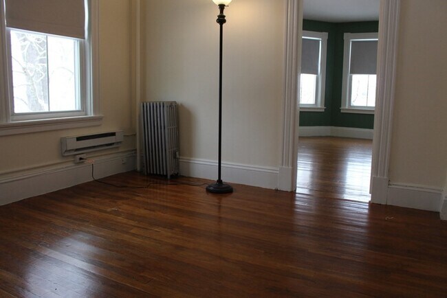 Building Photo - 121 Winter St