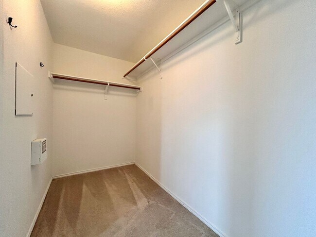 Building Photo - Move-In Ready 3/BR 2/BA Home Featuring Fireplace, Garage & Private Yard