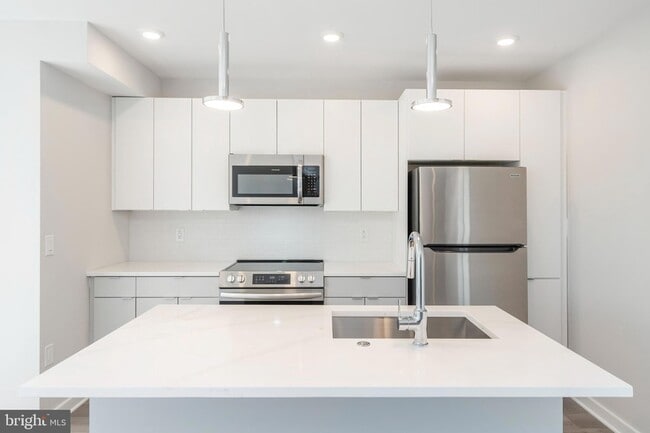 Building Photo - 3449 Scotts Ln