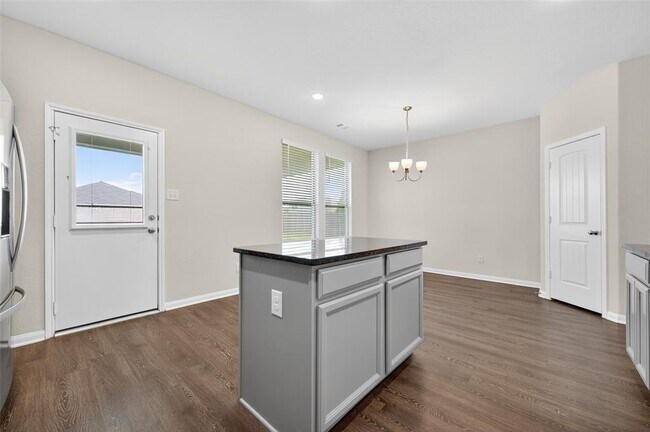 Building Photo - 206 White Wing Ln