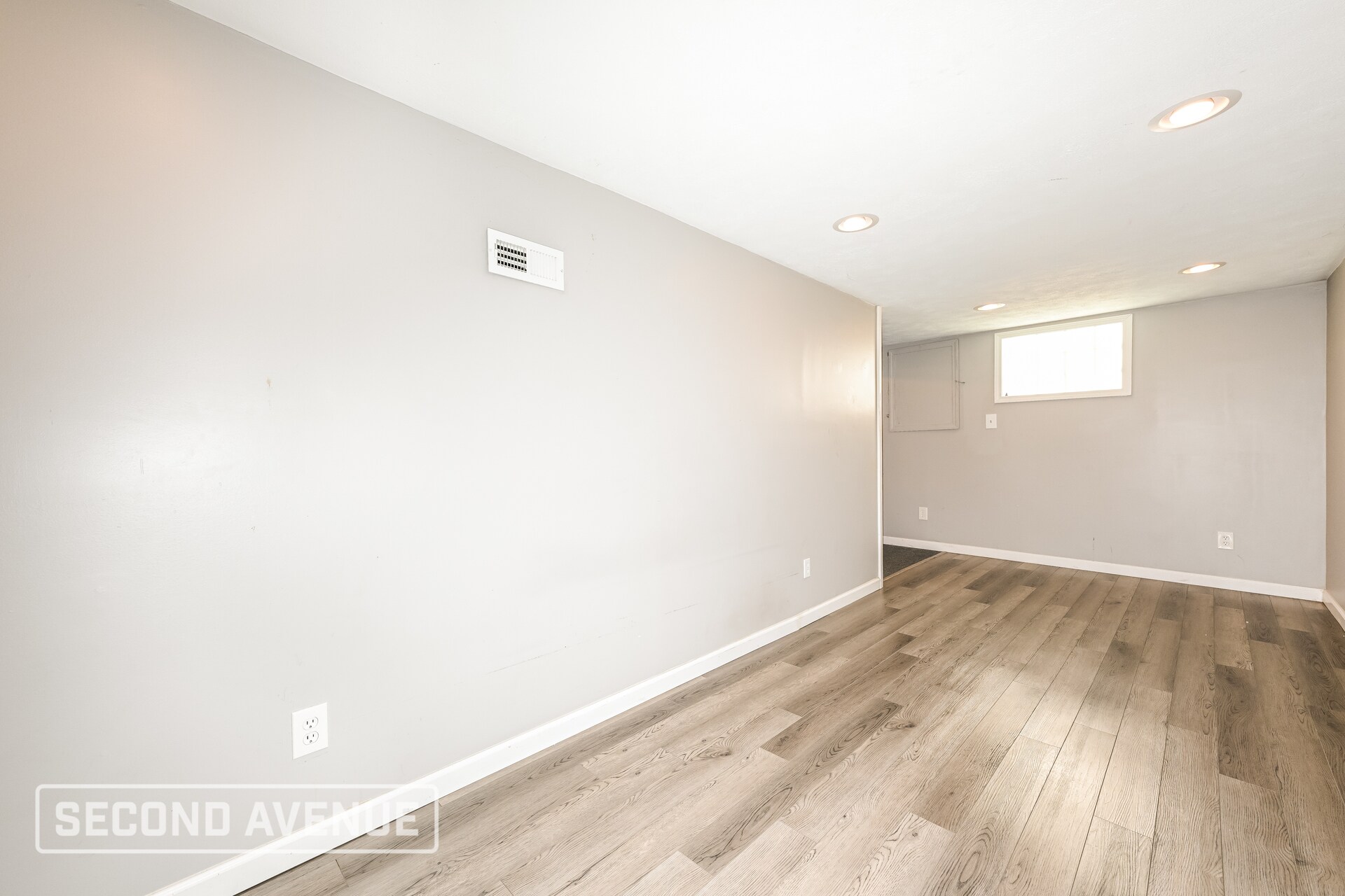 Building Photo - 220 Briarwood Dr