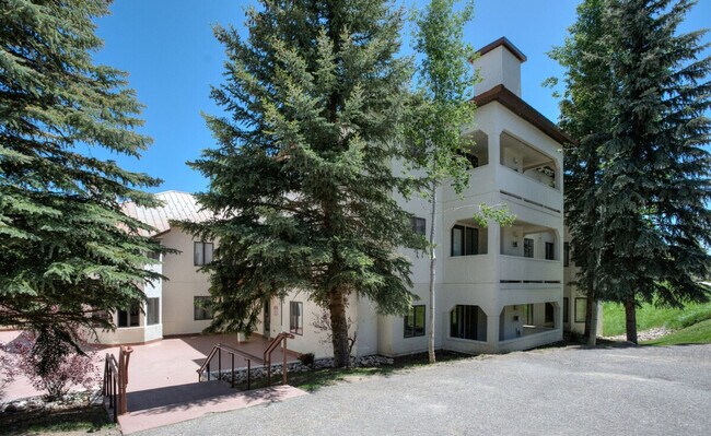 Building Photo - 2755 Waterstone Ln