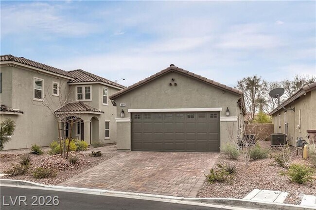 Building Photo - Beautiful Single-Story Home with Pool & Private Backyard Oasis