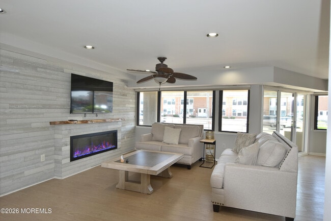 Building Photo - 525 Ocean Blvd