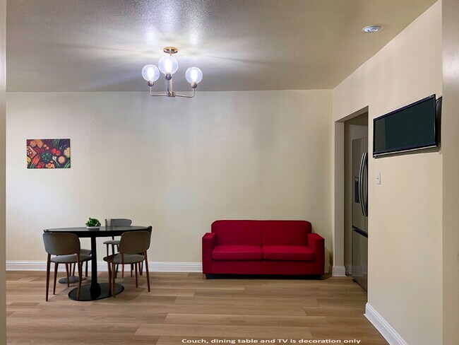 Building Photo - 708 Calvados Ave